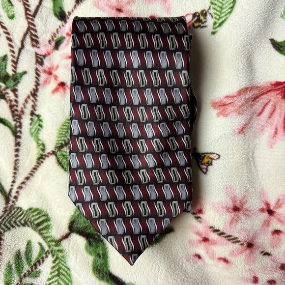 Sophisticated Black and Red Geometric Men's Tie - Picture 1 of 4